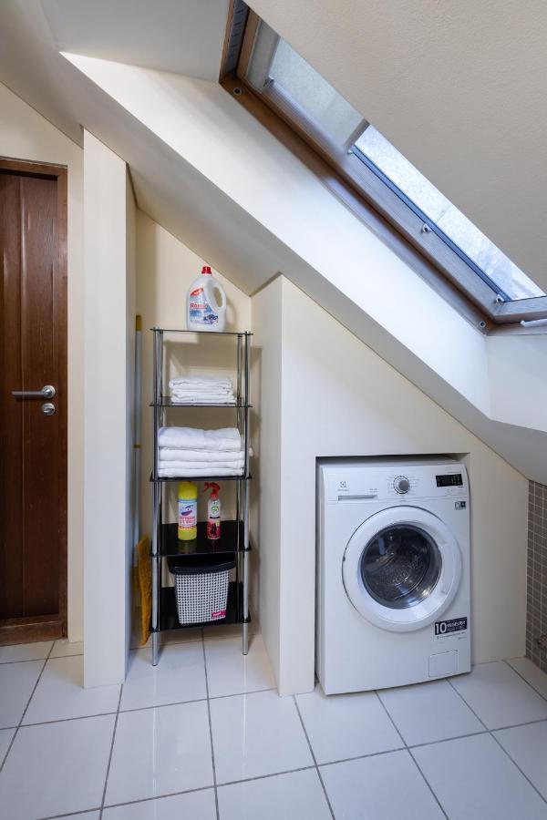 Leilighet Old Town Charm One Bedroom Spacious Loft Nearby The Livu Square